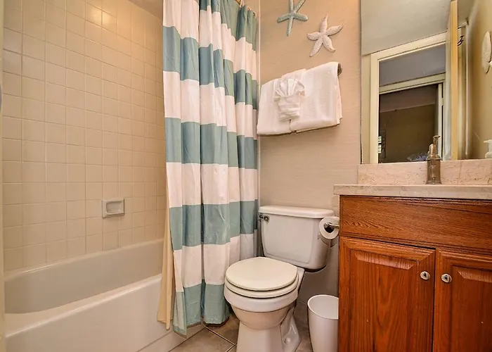 Apartment Mont Martre 216 Beachfront 2 Bedroom 2 Bath At Mont Martre 23117 Clearwater Beach