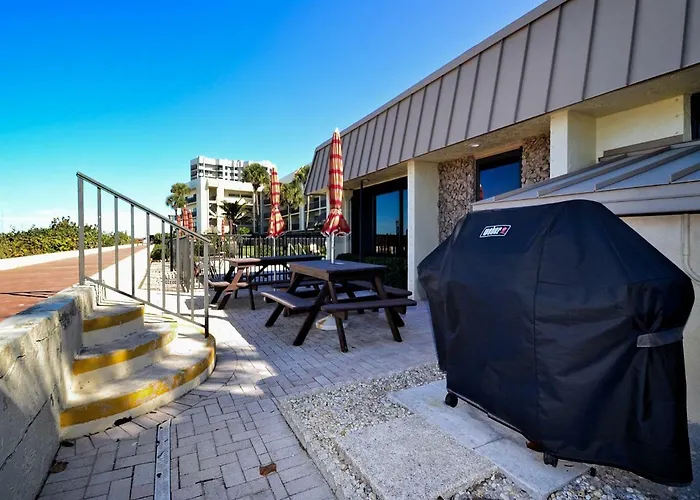 Mont Martre 216 Beachfront 2 Bedroom 2 Bath At Mont Martre 23117 Apartment Clearwater Beach