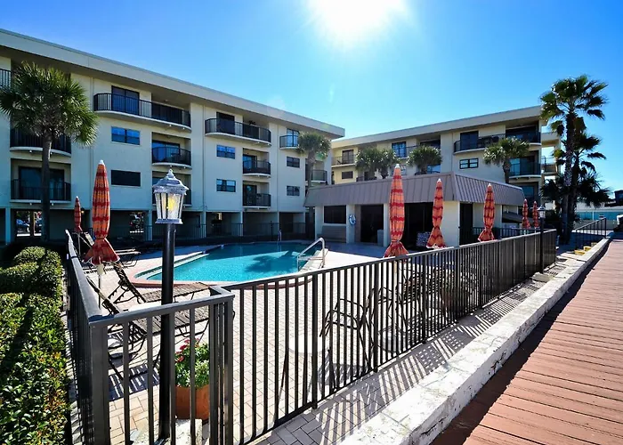 Apartment Mont Martre 216 Beachfront 2 Bedroom 2 Bath At Mont Martre 23117